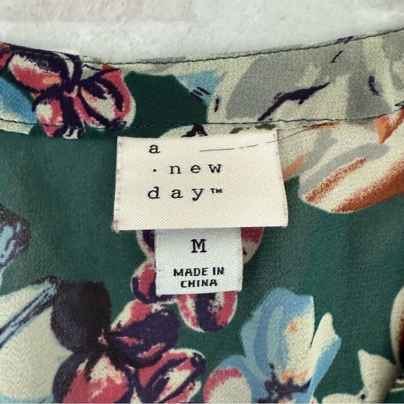 Women’s A New Day Target Floral Sheer Long Sleeve V-Neck Top Medium - Picture 13 of 16